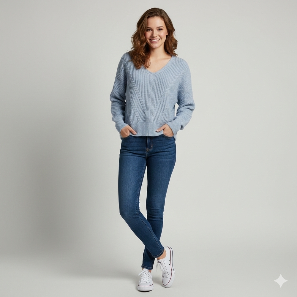 Tahari Small Blue V-neck Sweater Long Sleeve Fall Soft Cozy Spring